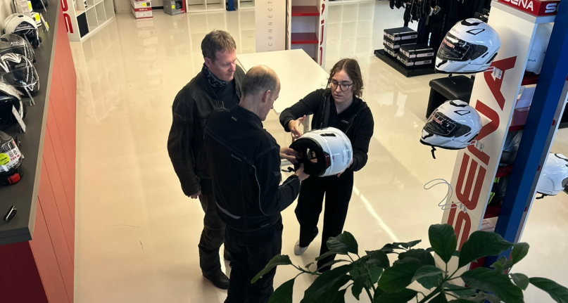 State cercando un casco SENA con comunicazione? <strong>Jill troverà con te la taglia giusta!</strong>