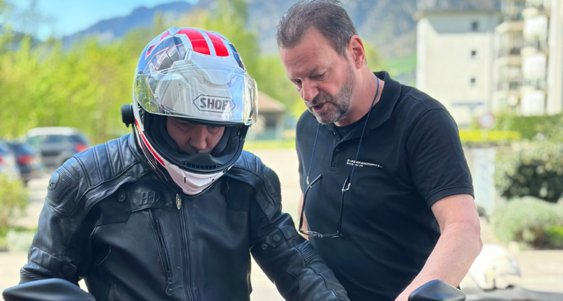 Fragen zu E-Motorrädern? <strong>Adi teilt sein Wissen gerne mit dir!</strong>
