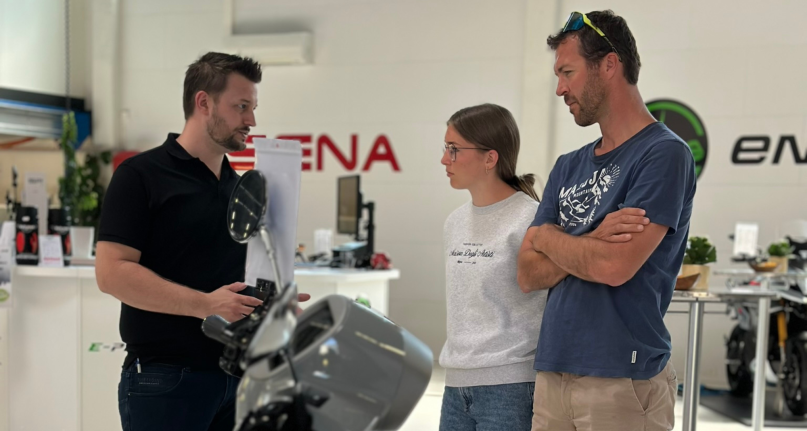 Bist du 15 Jahre alt? <strong>Marco findet das passende E-Fahrzeug für dich. </strong>