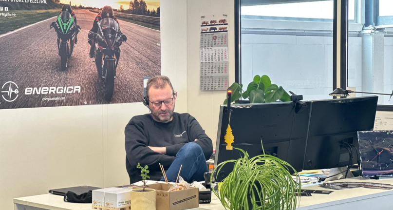 Fragen zum gesamten Sortiment? <strong> Adi ist für dich da! </strong>